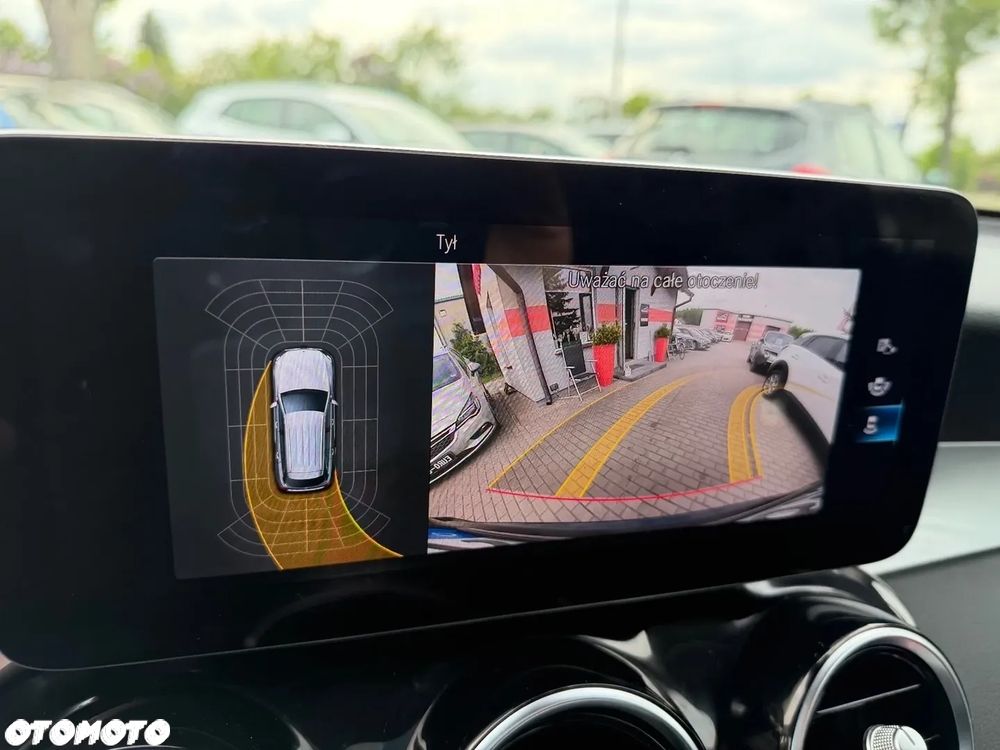 Mercedes-Benz GLC 300 e 4-Matic - 32