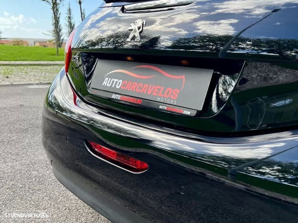 Peugeot 208 1.2 PureTech Signature - 24