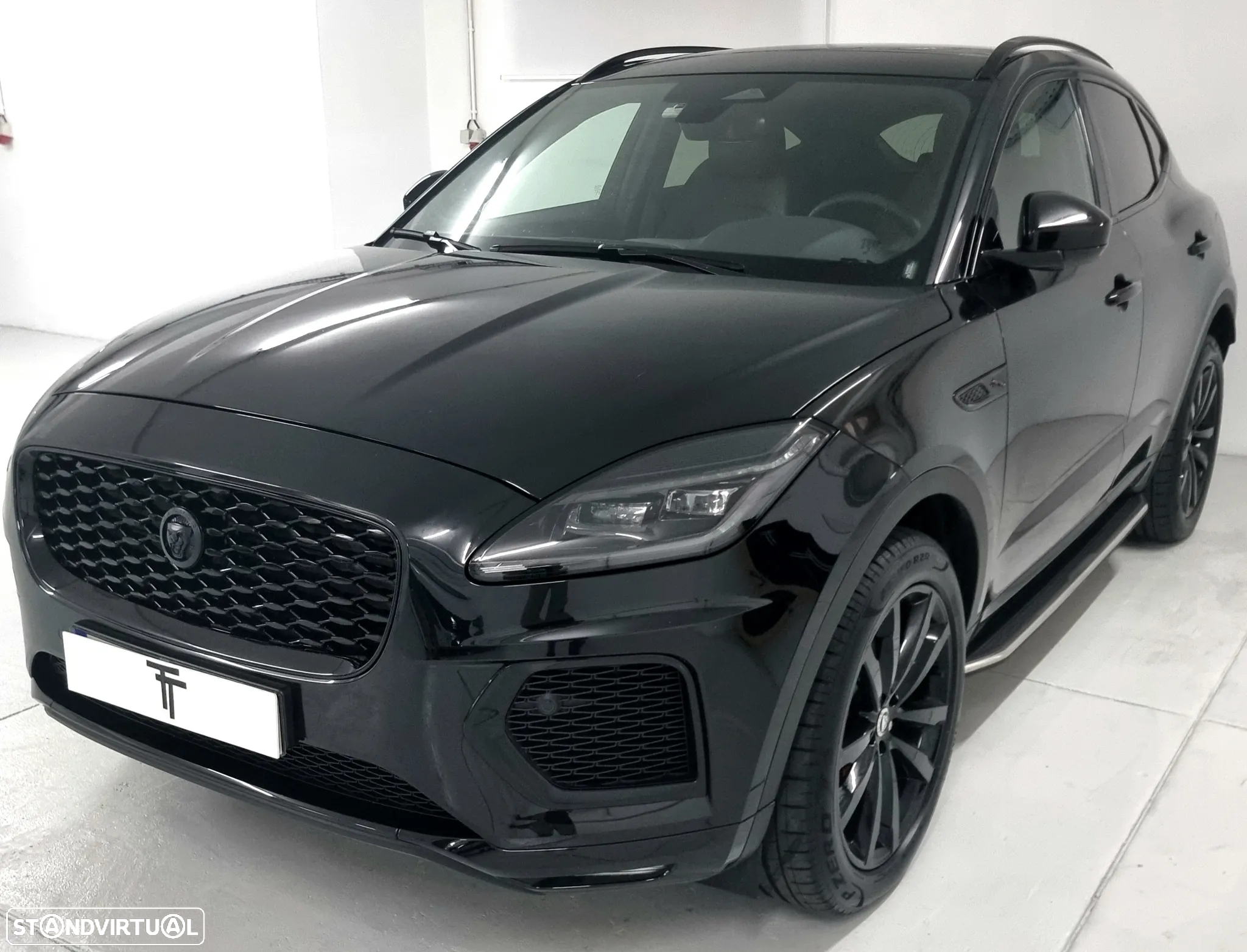 Jaguar E-Pace 1.5 P300e R-Dynamic SE AWD Aut. - 35