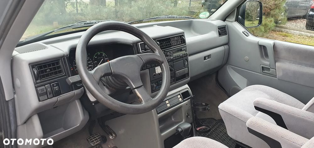 Volkswagen Transporter - 4