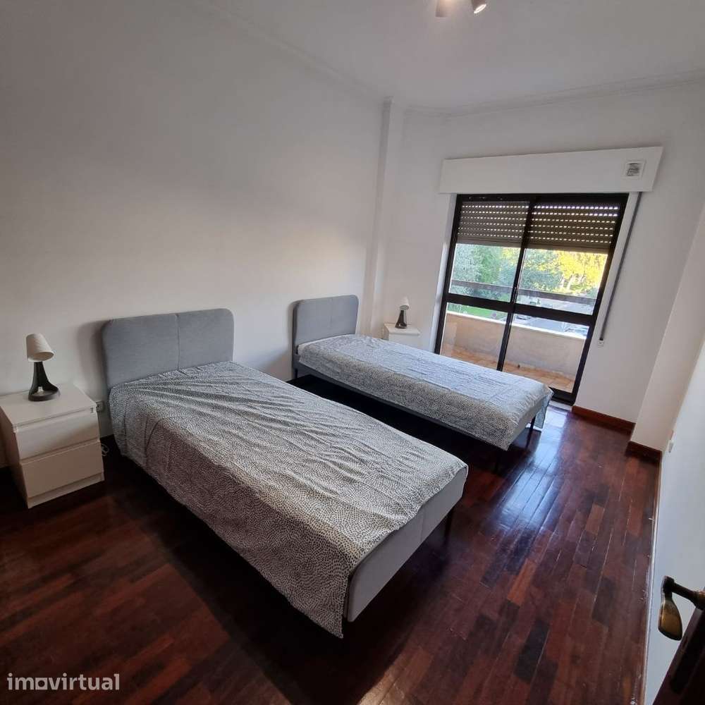 Quarto Estudante/Trabalhadora Feminino - Grande imagem: 3/9