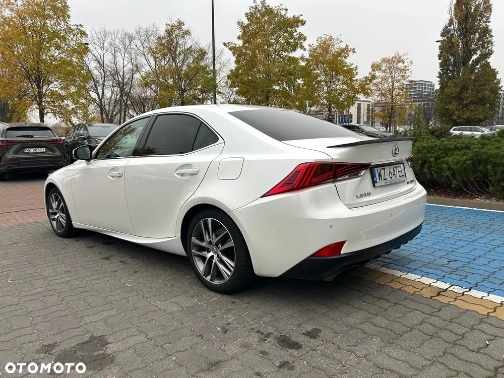 Lexus IS 200t / 300 Elegance - 2