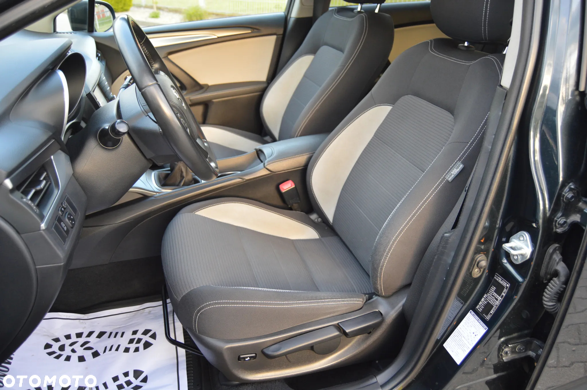 Toyota Avensis 2.0 D-4D Active Business - 29