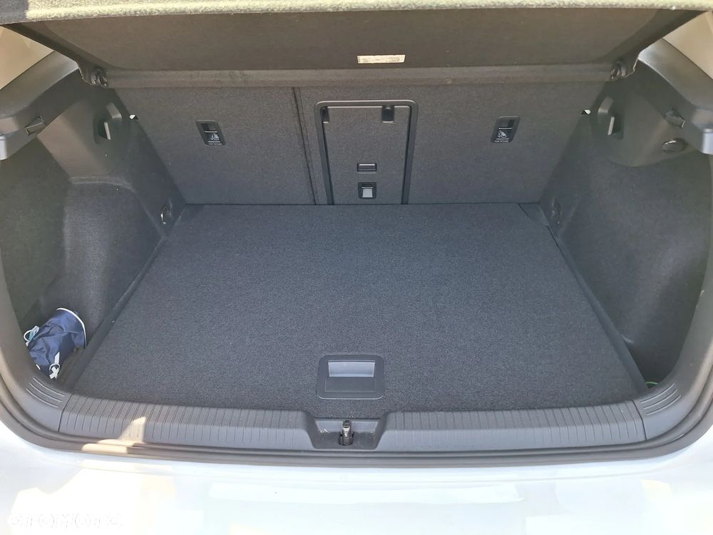 Volkswagen Golf - 11