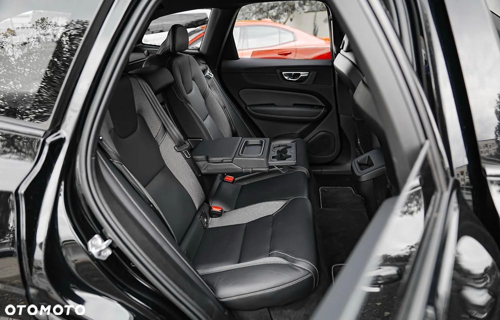 Volvo XC 60 B4 D AWD Geartronic RDesign - 12