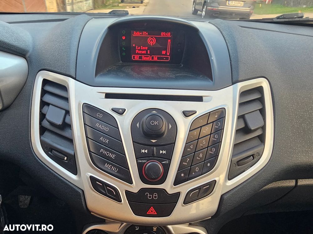 Ford Fiesta 1.6 TDCI Titanium - 8