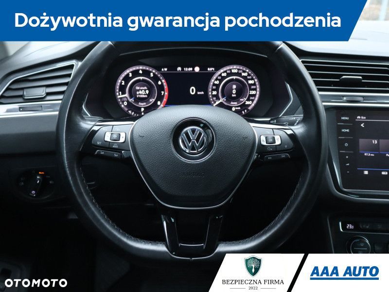 Volkswagen Tiguan - 23