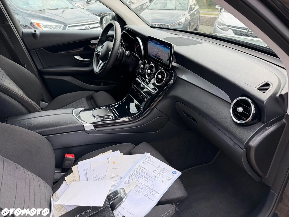 Mercedes-Benz GLC 300 e 4-Matic - 16
