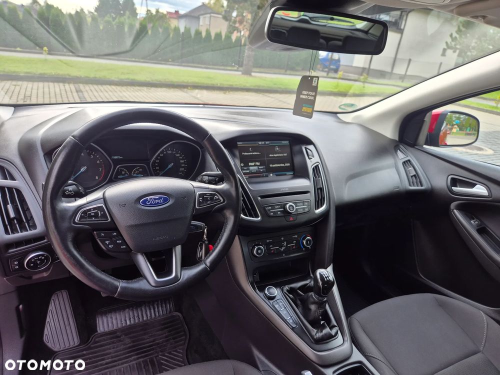 Ford Focus - 32