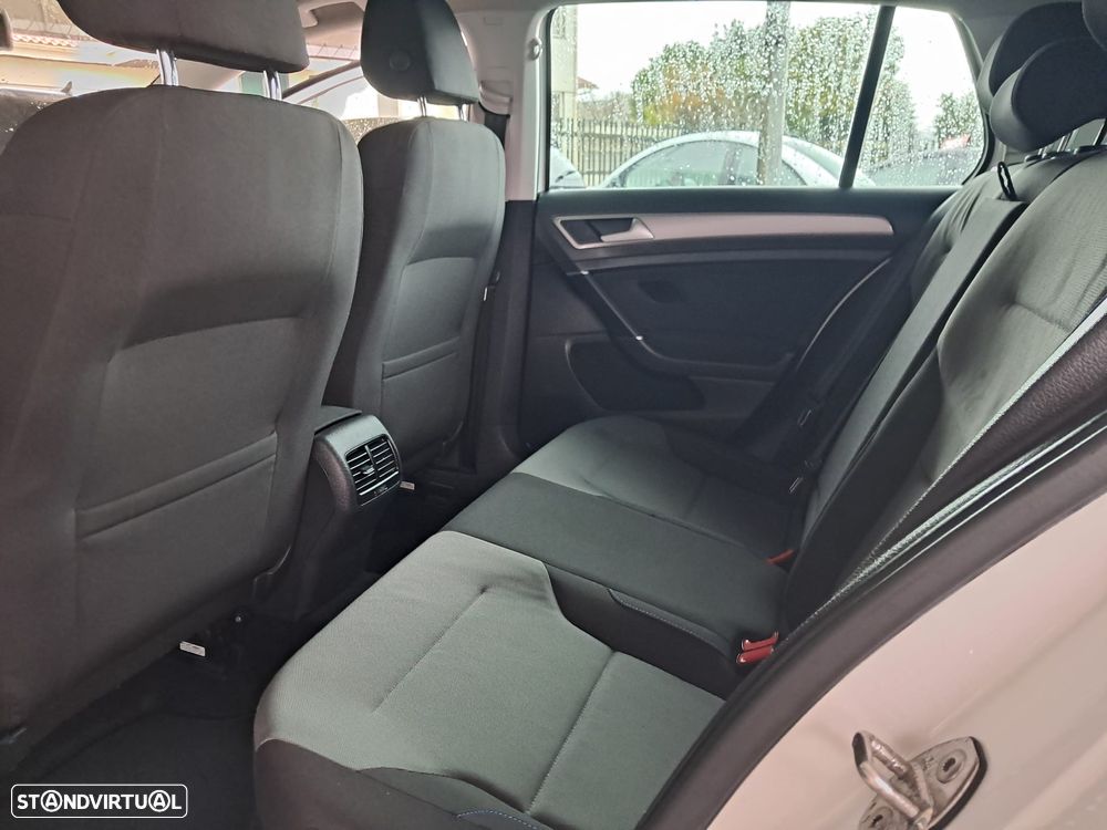 VW e-Golf AC/DC - 10