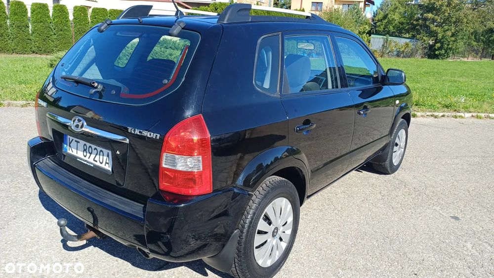 Hyundai Tucson 2.0 Comfort 2WD - 30