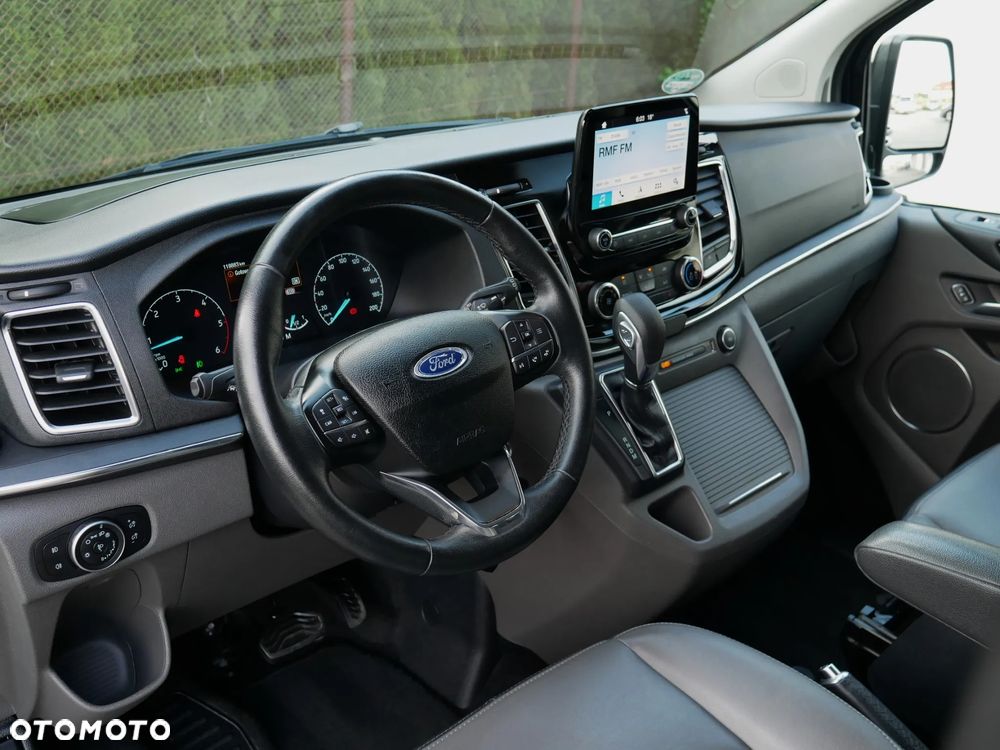Ford Tourneo Custom 320 L2H1 VA Autm Titanium - 23