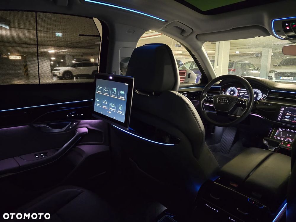 Audi A8 - 8