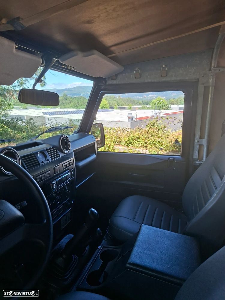 Land Rover Defender 90 2.2 CRD E - 20