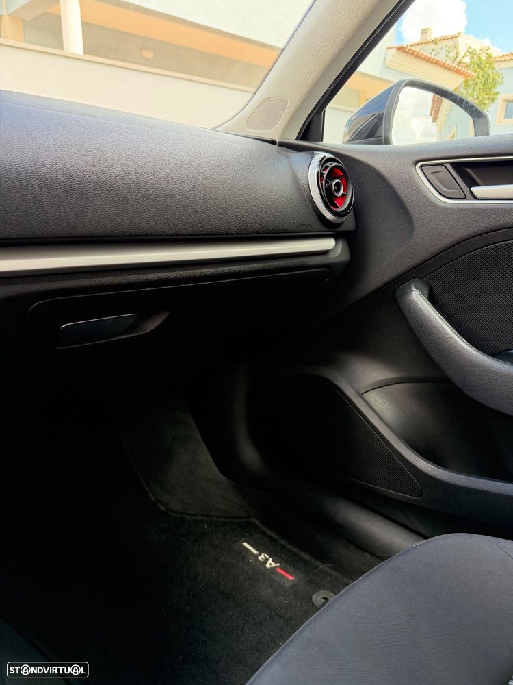 Audi A3 Sportback 1.6 TDI Attraction - 8