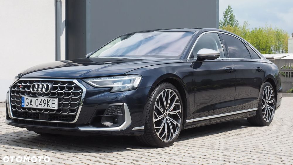 Audi S8 - 1