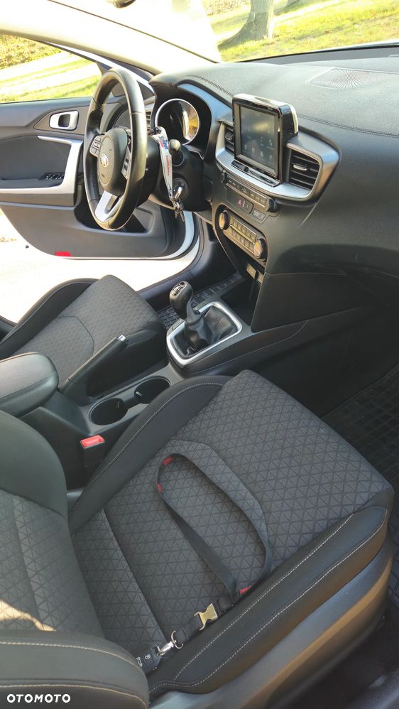 Kia Ceed 1.6 CRDi SCR M - 8