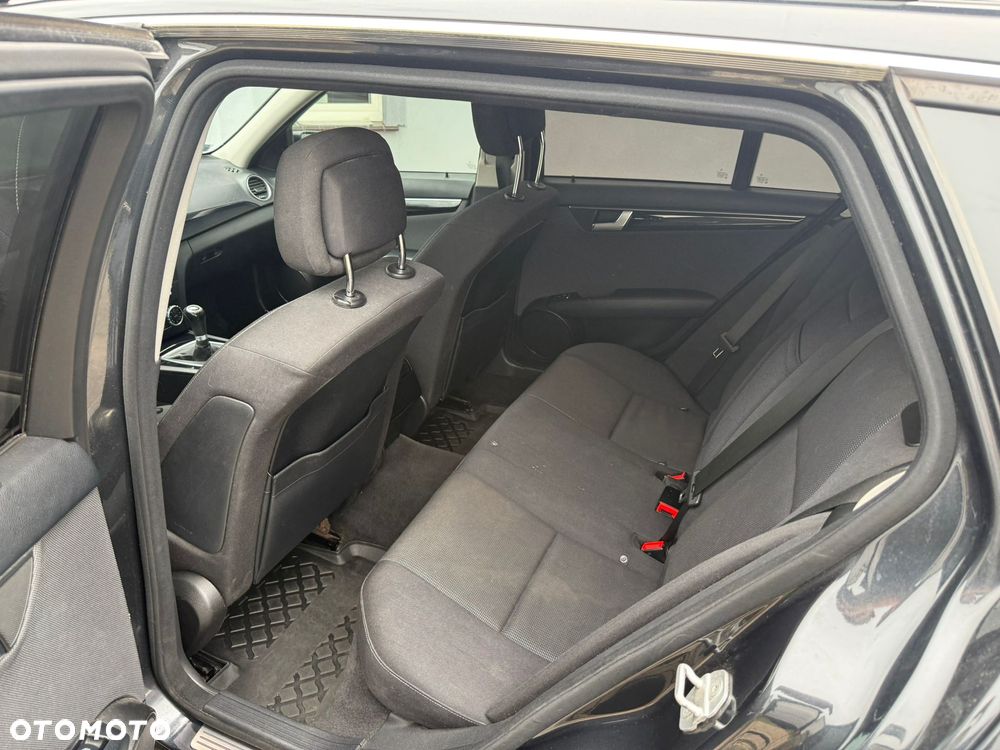 Mercedes-Benz Klasa C 200 CGI BlueEFFICIENCY Elegance - 7