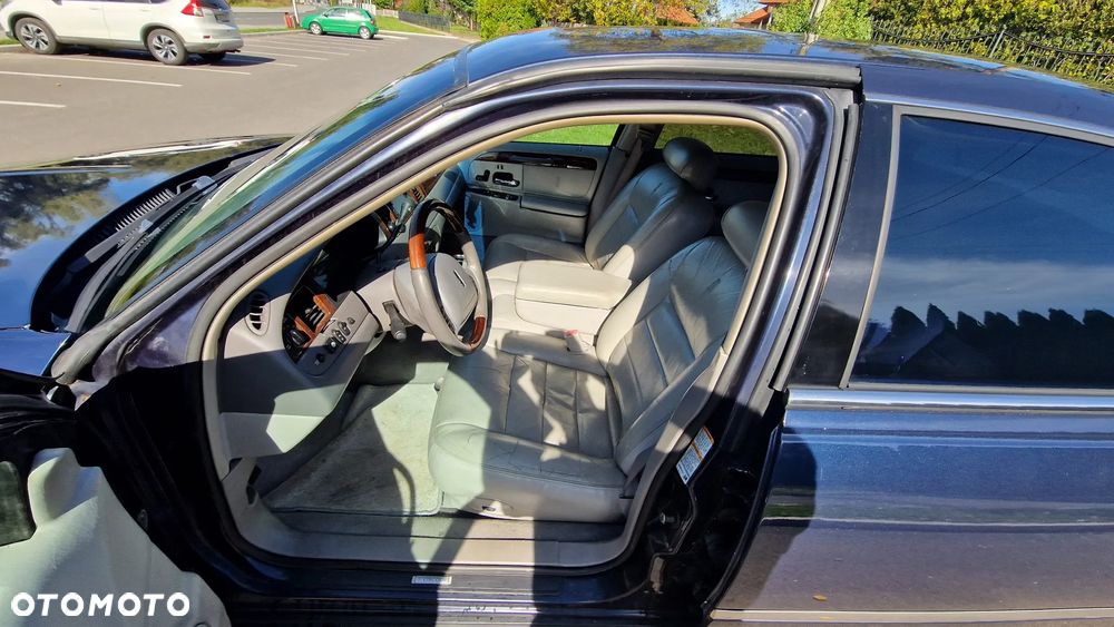 Lincoln Town Car 4.6 Signature - 21