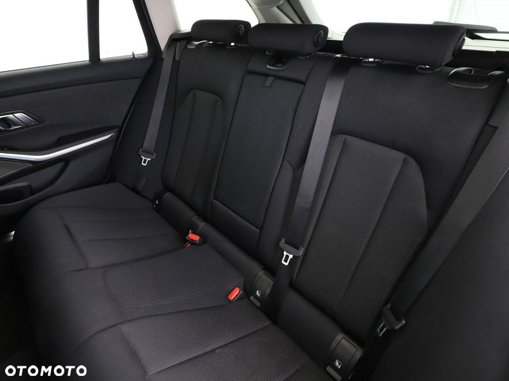 BMW Seria 3 - 18