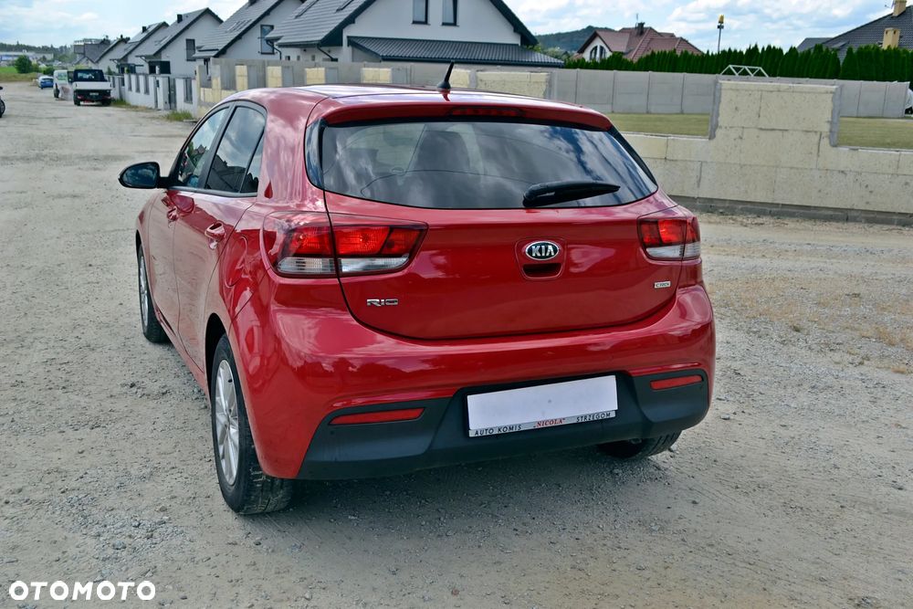 Kia Rio - 12