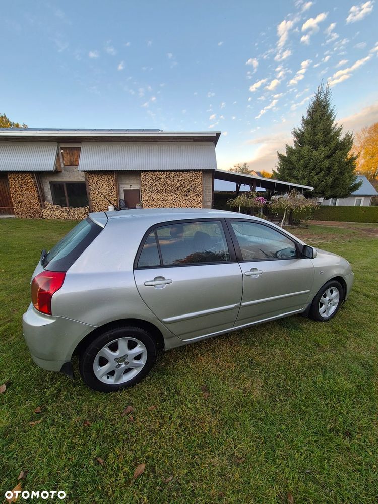 Toyota Corolla - 4