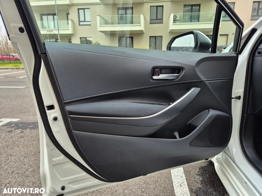 Toyota Corolla Sedan 1.8 HSD Business Plus - 10