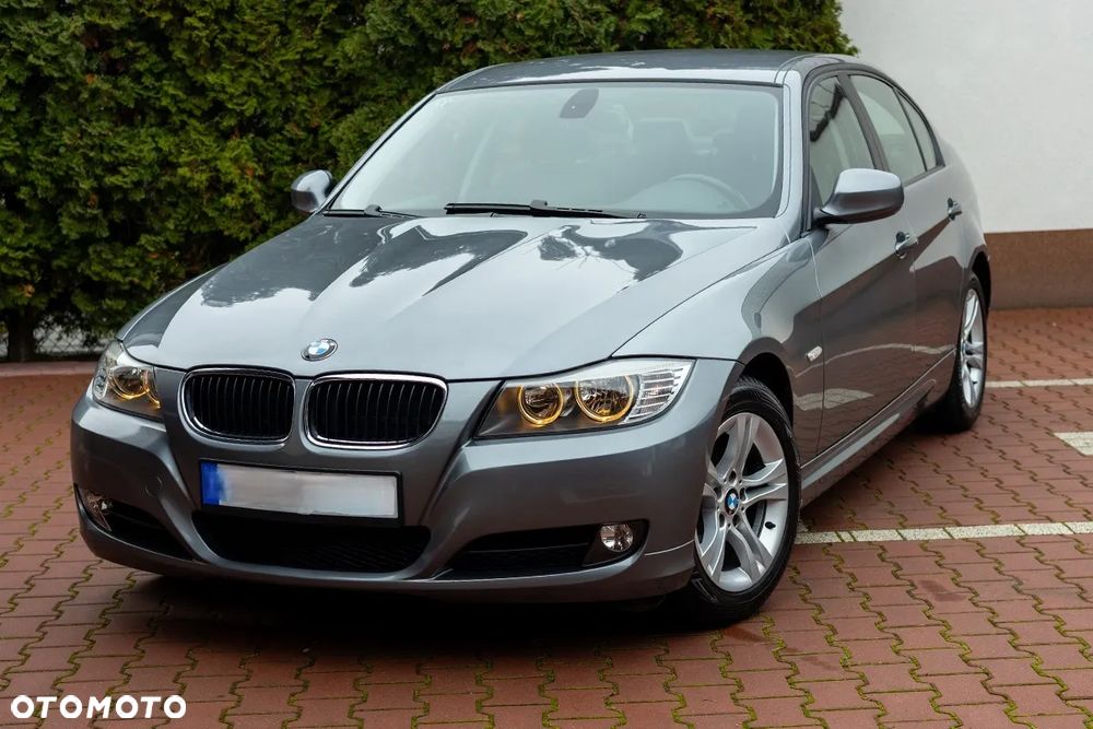 BMW Seria 3 318i Edition Sport - 9