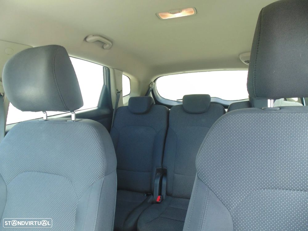 Kia Carens 1.7 CRDi ISG TX Aut. - 35