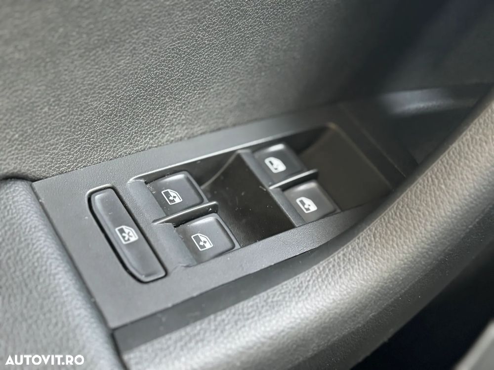 Skoda Octavia 1.6 TDI DSG Ambition - 28