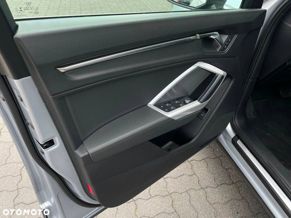 Audi Q3 - 18
