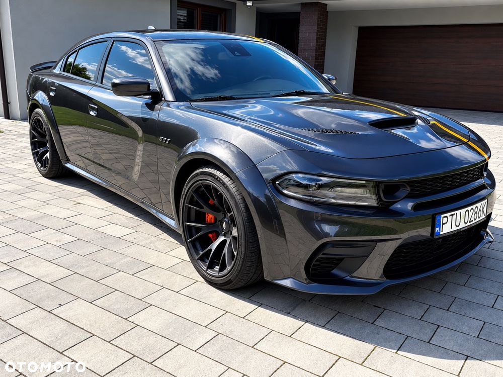 Dodge Charger 6.4 Scat Pack Widebody - 11
