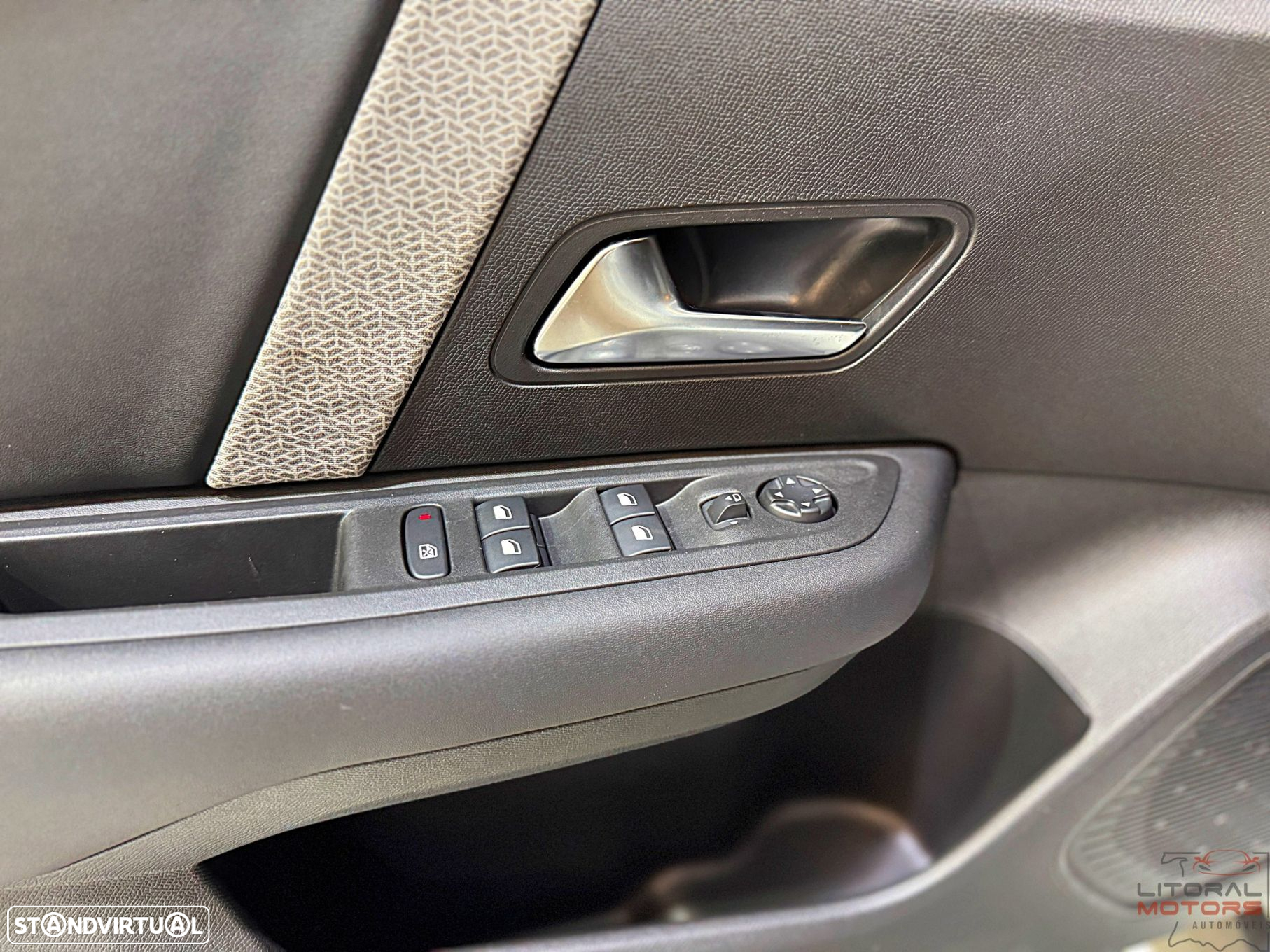 Citroën C4 X 1.2 PureTech Shine EAT8 - 17