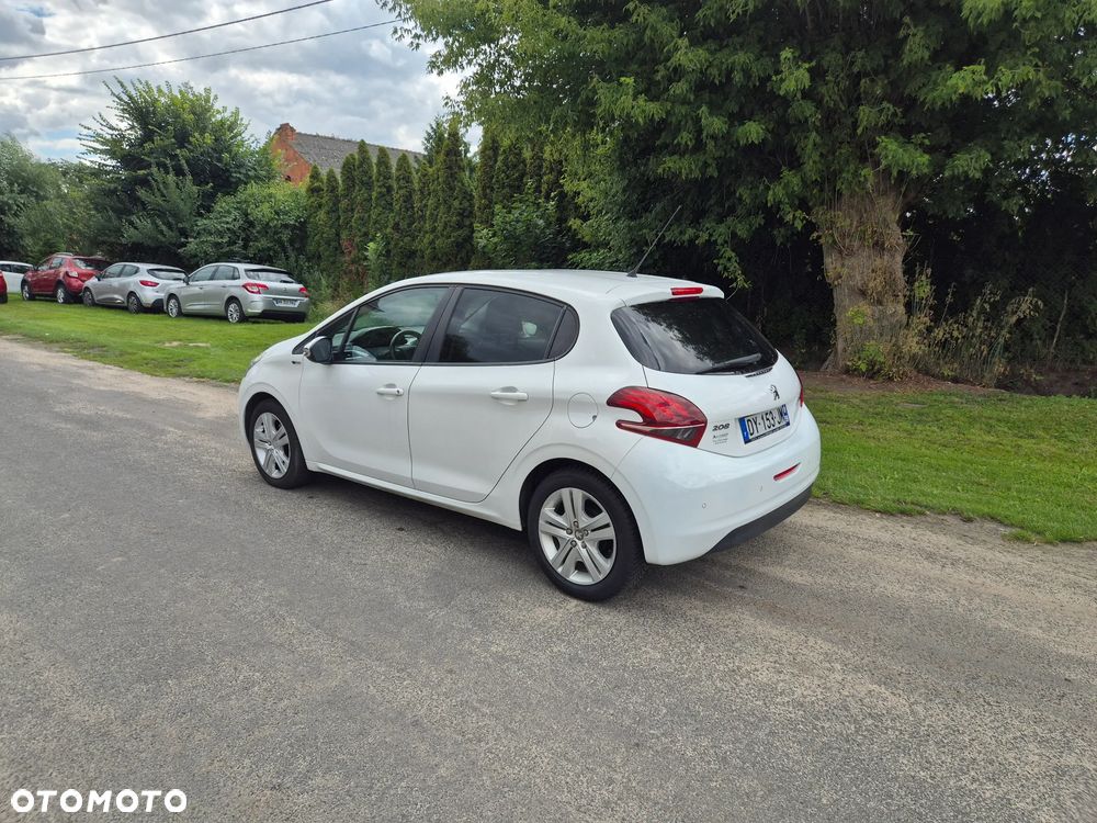 Peugeot 208 - 21