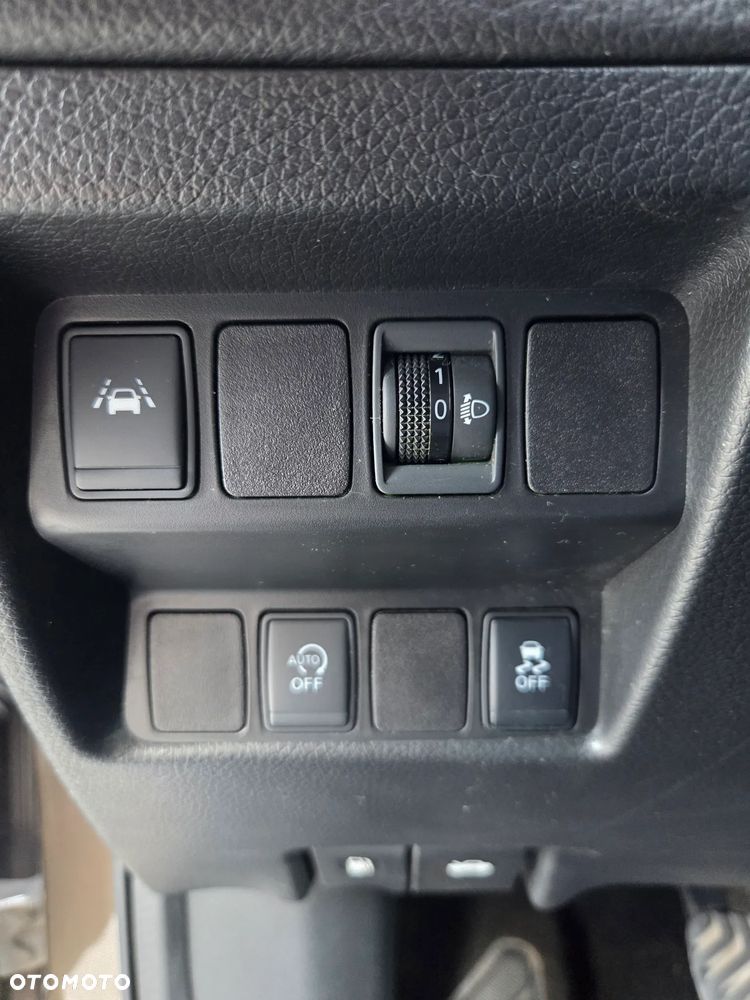 Nissan Qashqai 1.2 DIG-T N-Connecta EU6 - 25