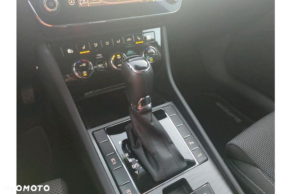 Skoda Superb 2.0 TDI SCR Style DSG - 13