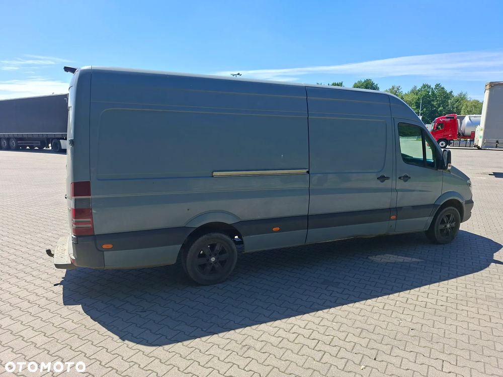 Mercedes-Benz Sprinter - 5