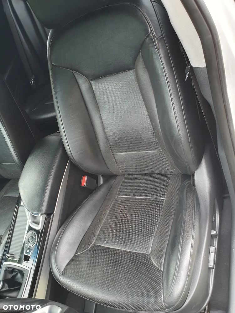 Hyundai i40 Kombi blue 1.6 Trend - 18