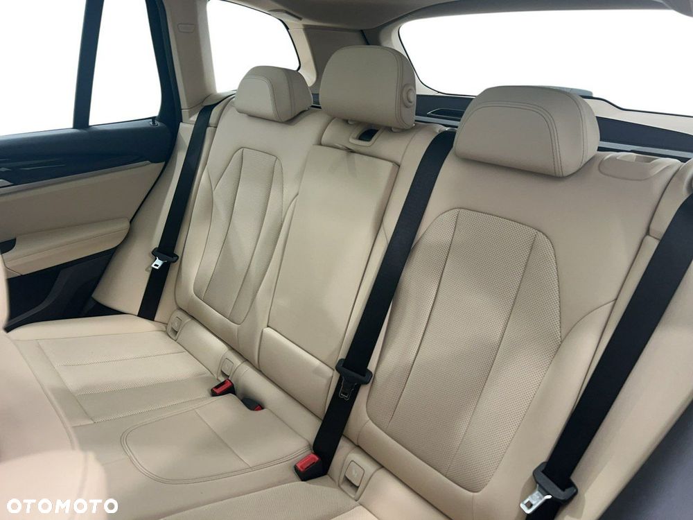 BMW X3 xDrive30i mHEV - 12