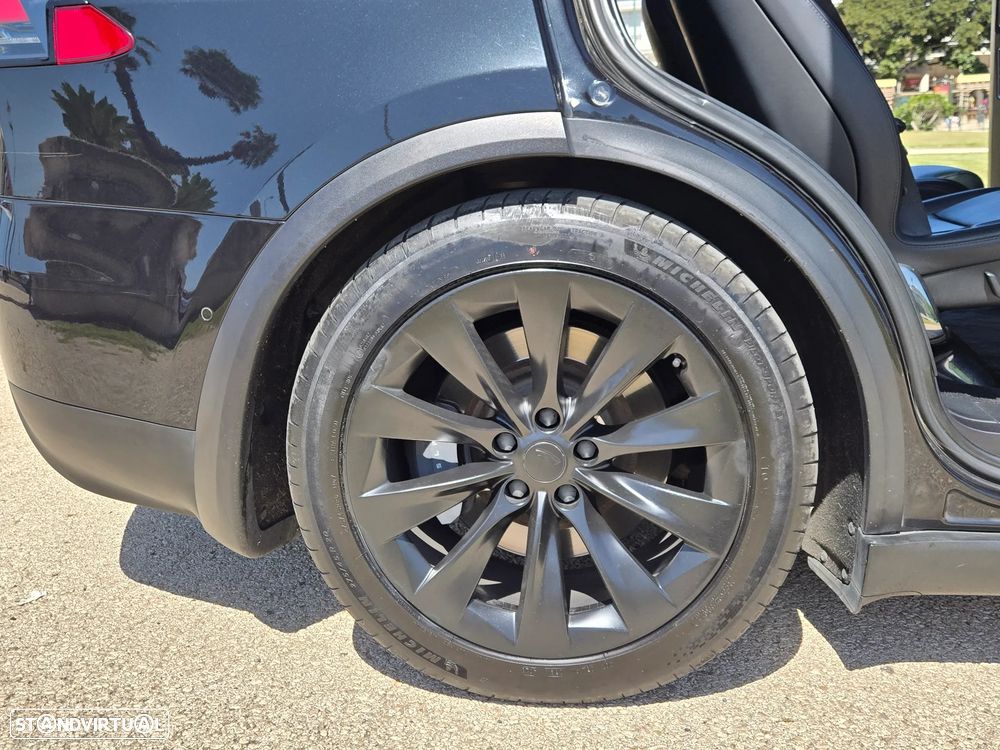 Tesla Model X 100D - 12
