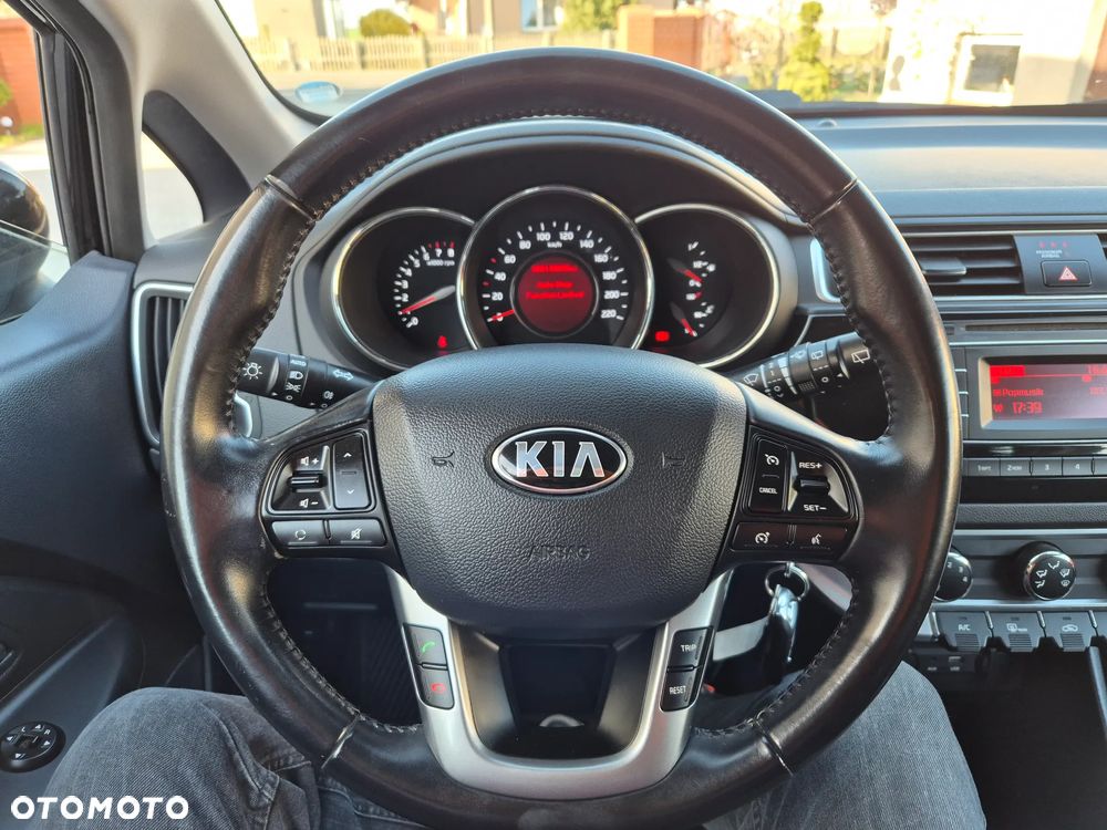 Kia Rio 1.2 Dream Team Edition - 9