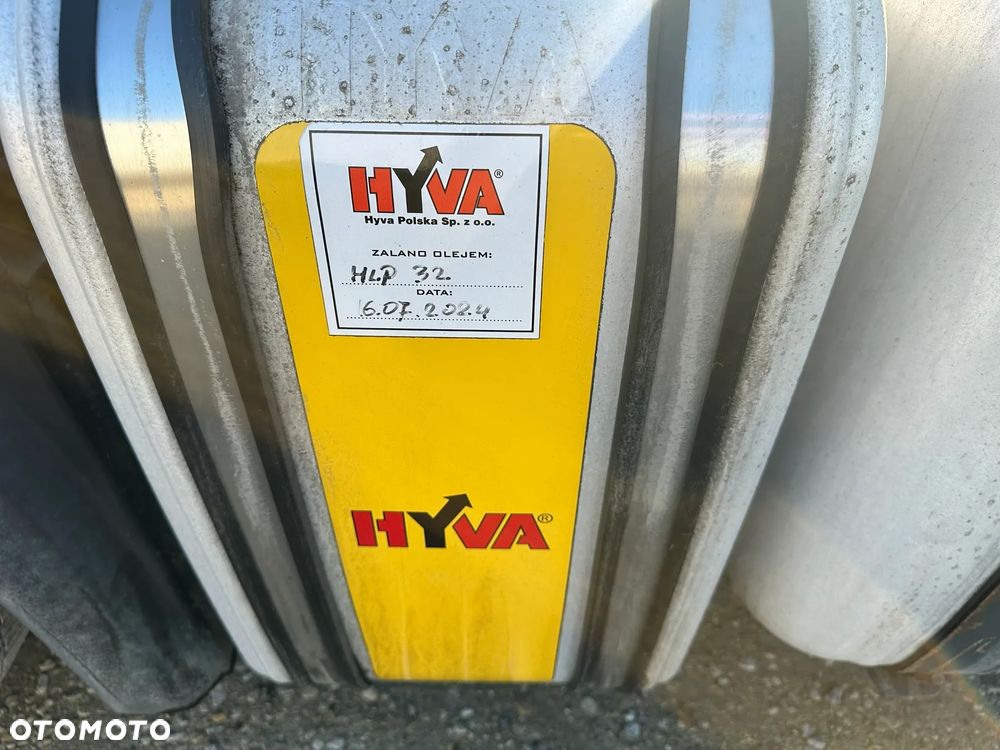 Mercedes-Benz ACTROS - 23