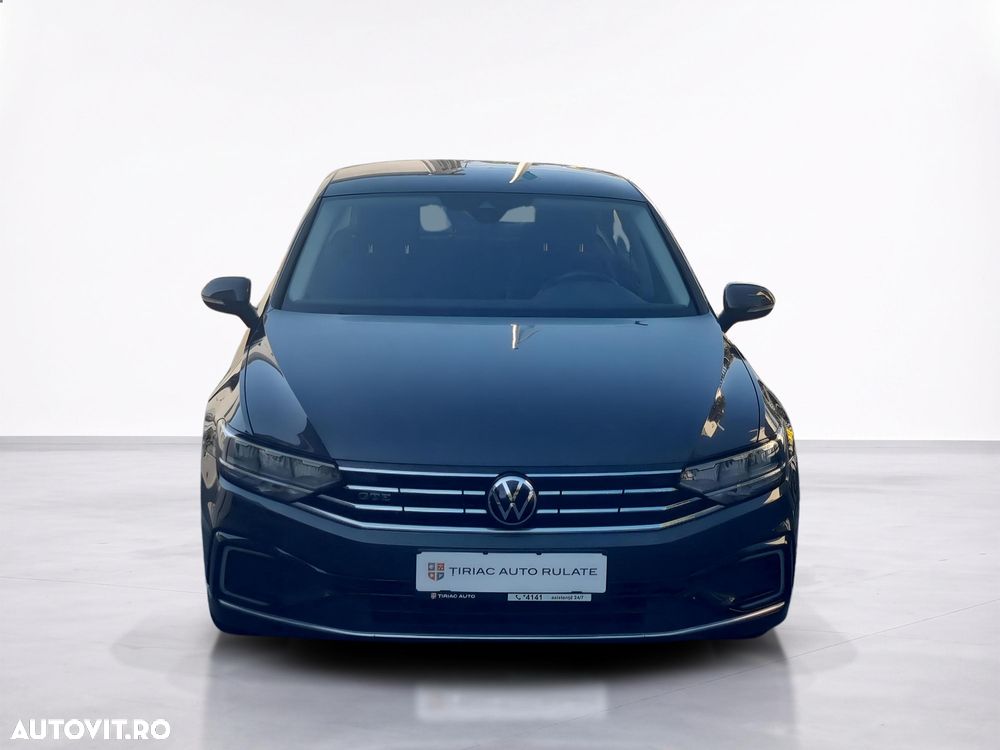 Volkswagen Passat - 9