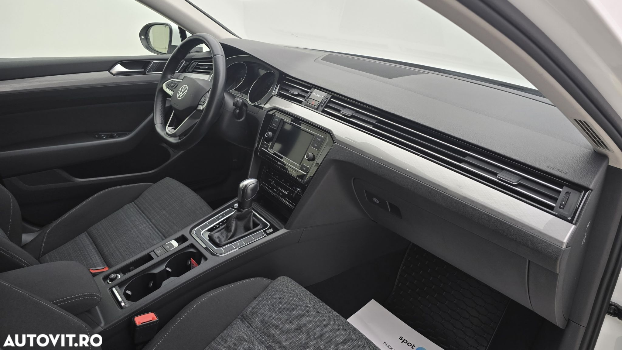 Volkswagen Passat 2.0 TDI DSG Comfortline - 20