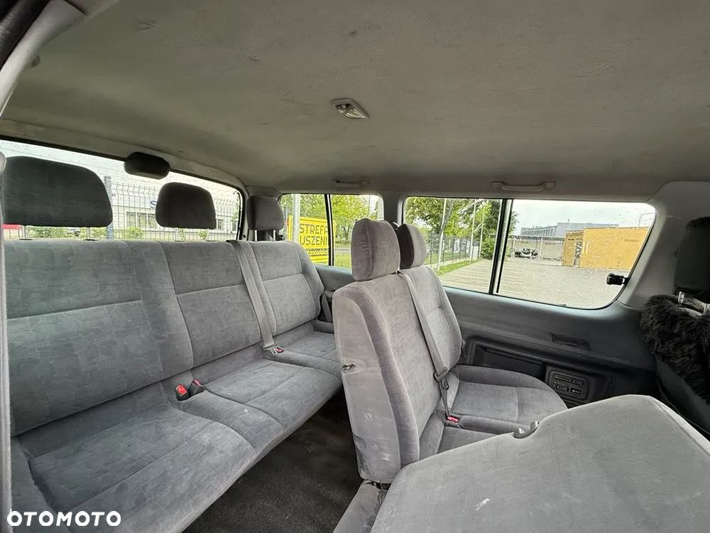 Toyota Hiace D-4D - 11