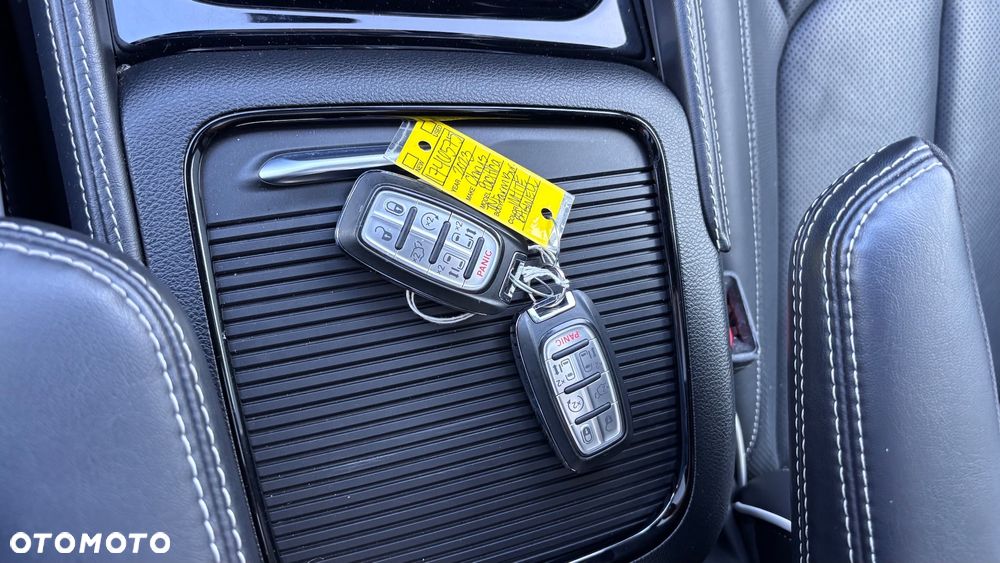 Chrysler Pacifica - 30