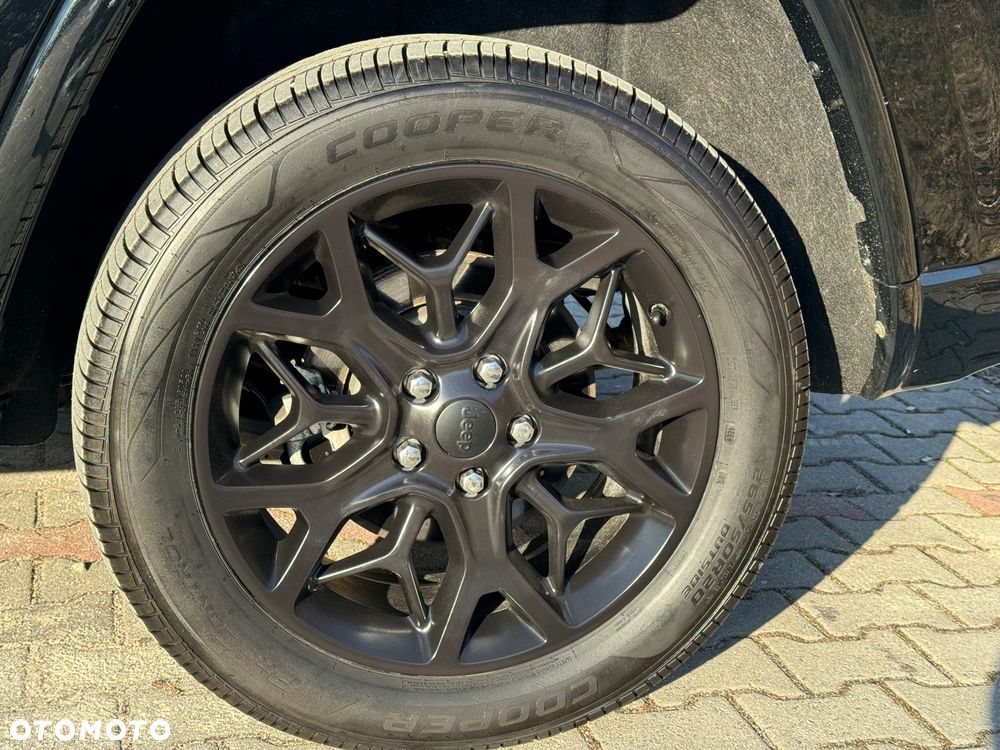 Jeep Grand Cherokee - 23