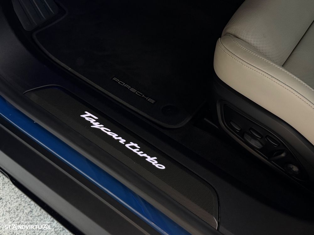 Porsche Taycan Cross Turismo Turbo - 41