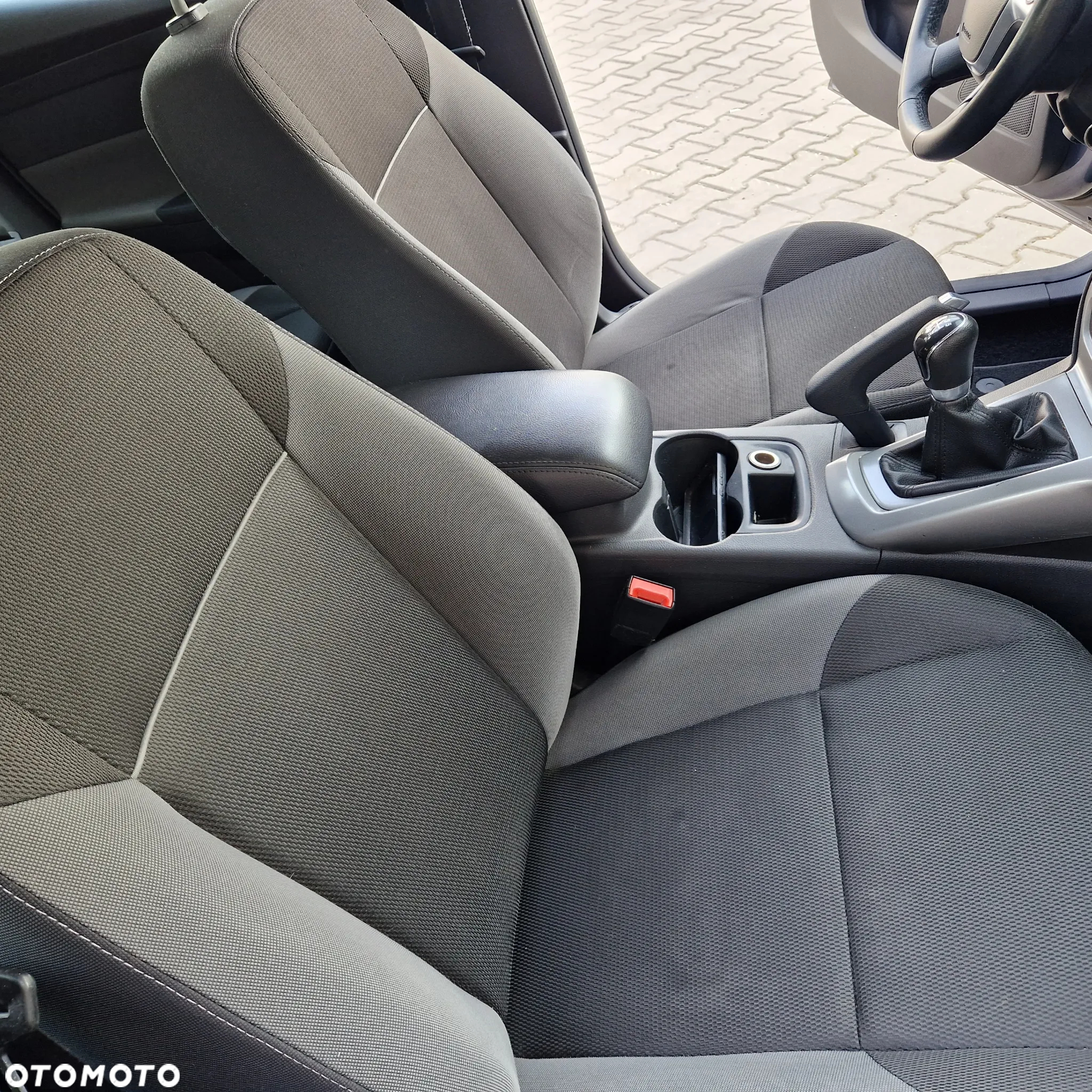 Ford Focus Turnier 1.6 Ti-VCT Champions Edition - 8