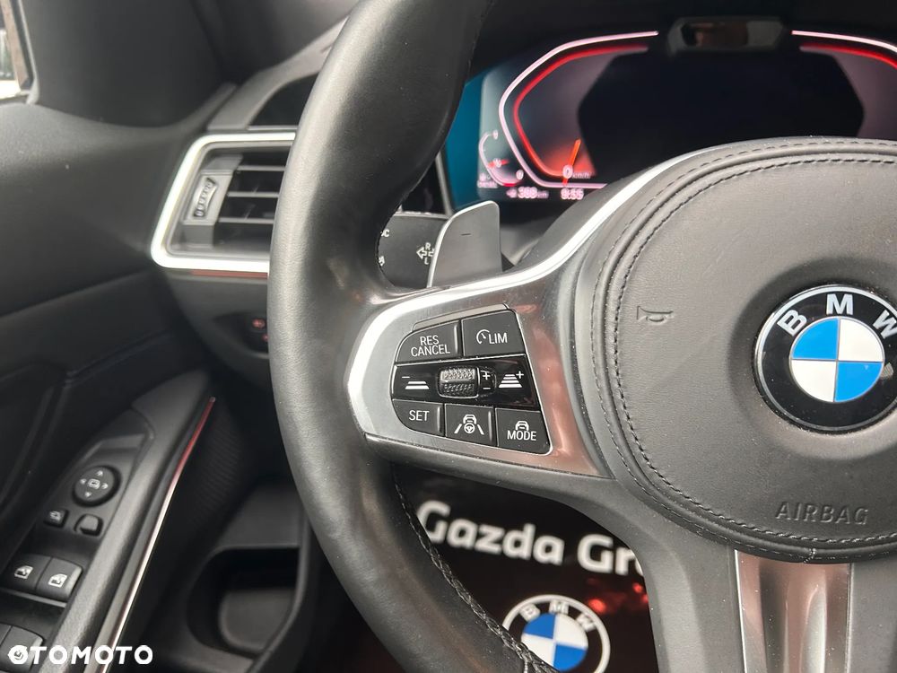 BMW Seria 3 320d xDrive M Sport Shadow sport - 25